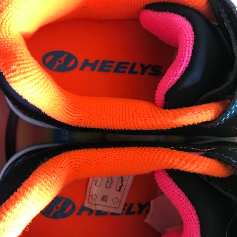 Heelys Authentic Wheeled Shoe 12 Y - Picture 8 of 8